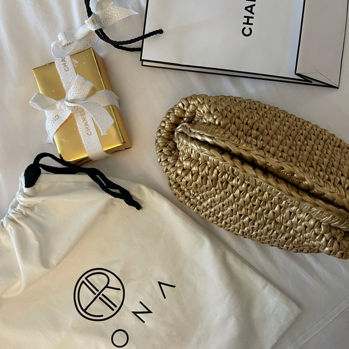 GOLD METALIC CLUTCH